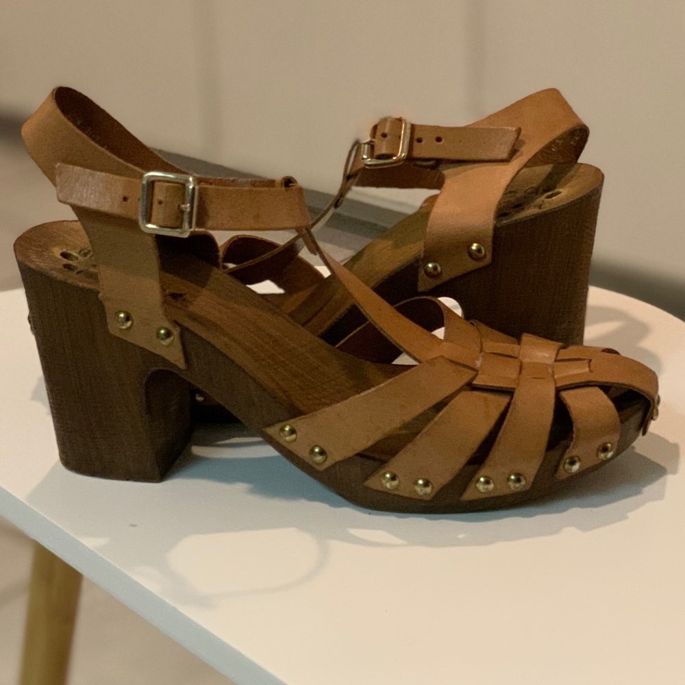 Woven platform sandals